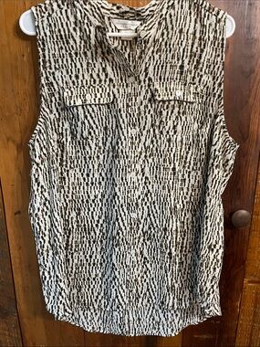 Christopher & Banks Black and White Sleeveless Button-Front Tank